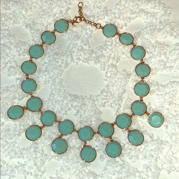 💎 Fun Banana Republic Mint Statement Necklace 💎 - Picture 1 of 4